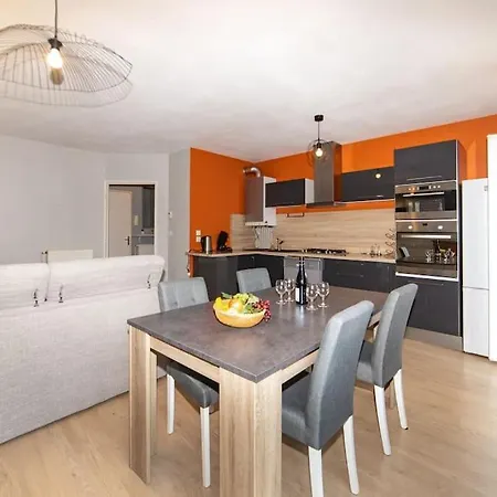 Apartamento Le Monjuzet - Joli T2 Avec Petite Terrasse Confort, Proche Du Centre *